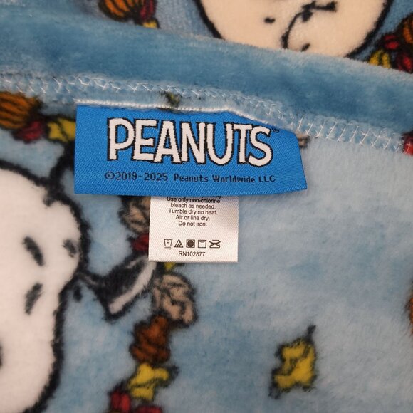 Peanuts Snoopy 60"x70" Plush Pet Throw Blanket Pumpkins Fall Leaves by Berkshire - Picture 5 of 8
